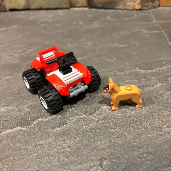 LEGO City ~ Cargo Heliplane ~ 60021 - Picture 8 of 11